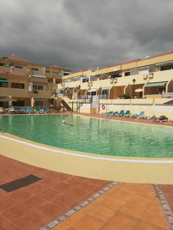 Comfortable Apartment Next To The Pools Адехе Екстер'єр фото